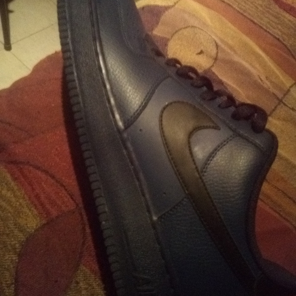 Nikes - Picture 5 of 6